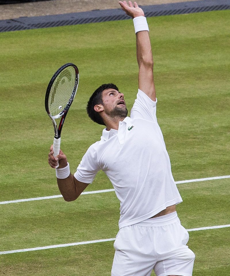 Djokovic vai à semi do US Open e está a 2 jogos de recorde